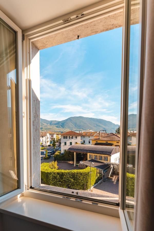 Albergo Caffe Centrale Медзокорона Экстерьер фото